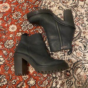 NWT DR MARTENS MAGDALENA HEELED BOOTIES SZ 9